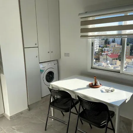 2 Bedroom In Center! 16 Apartment *