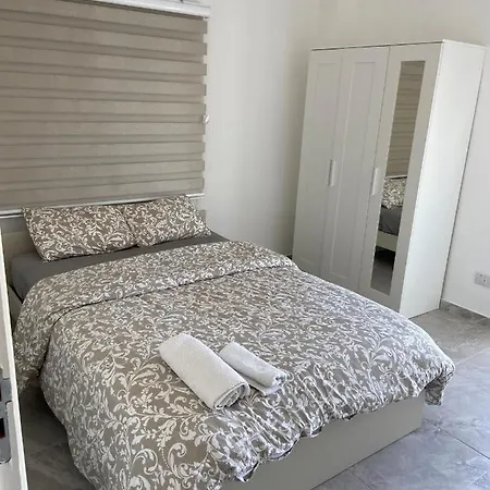 2 Bedroom In Center! 16 *