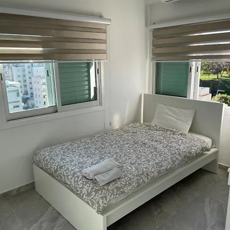 2 Bedroom In Center! 16 *